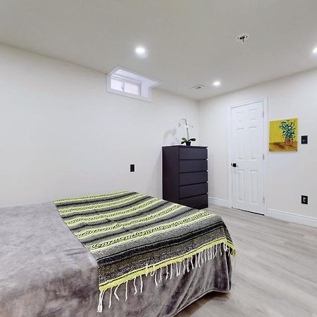 Stunning 2Br Lower Level Unit Воган Экстерьер фото