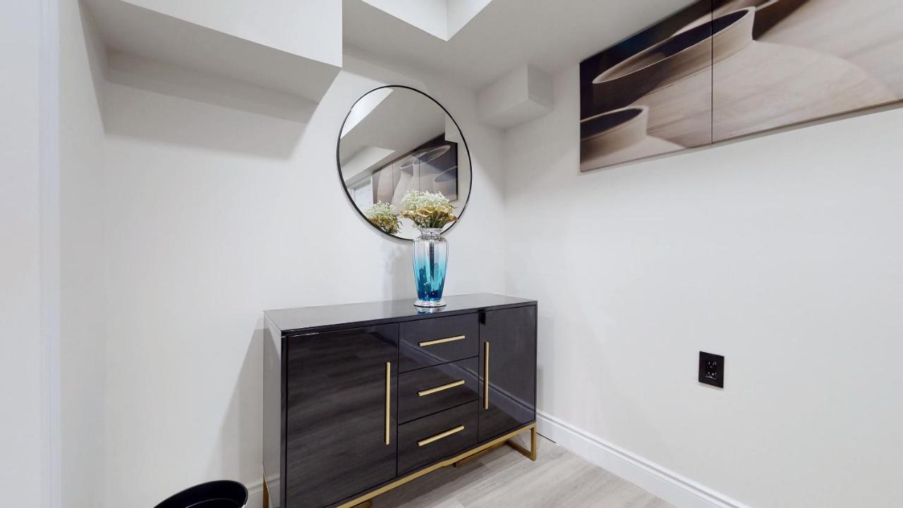 Stunning 2Br Lower Level Unit Воган Экстерьер фото